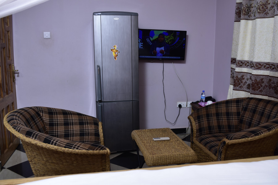 A. EXECUTIVE SUITE (Single)